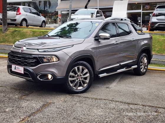 FIAT TORO 2.0 16V TURBO DIESEL RANCH 4WD AT9 FIAT TORO 2.0 16V TURBO DIESEL RANCH 4WD AT9